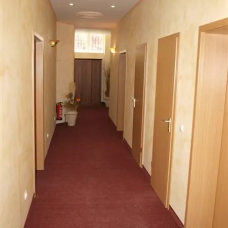 Отель Kaiserhof 2*
